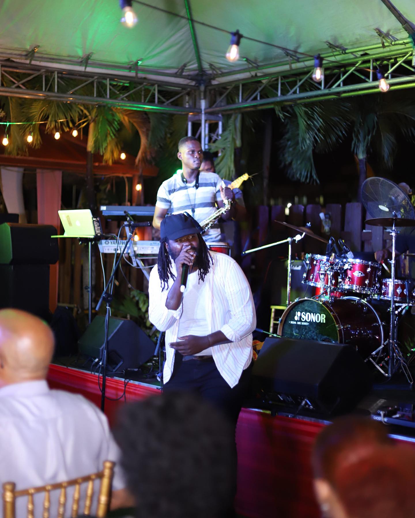 Live music and entertainment at Footprints Cafe