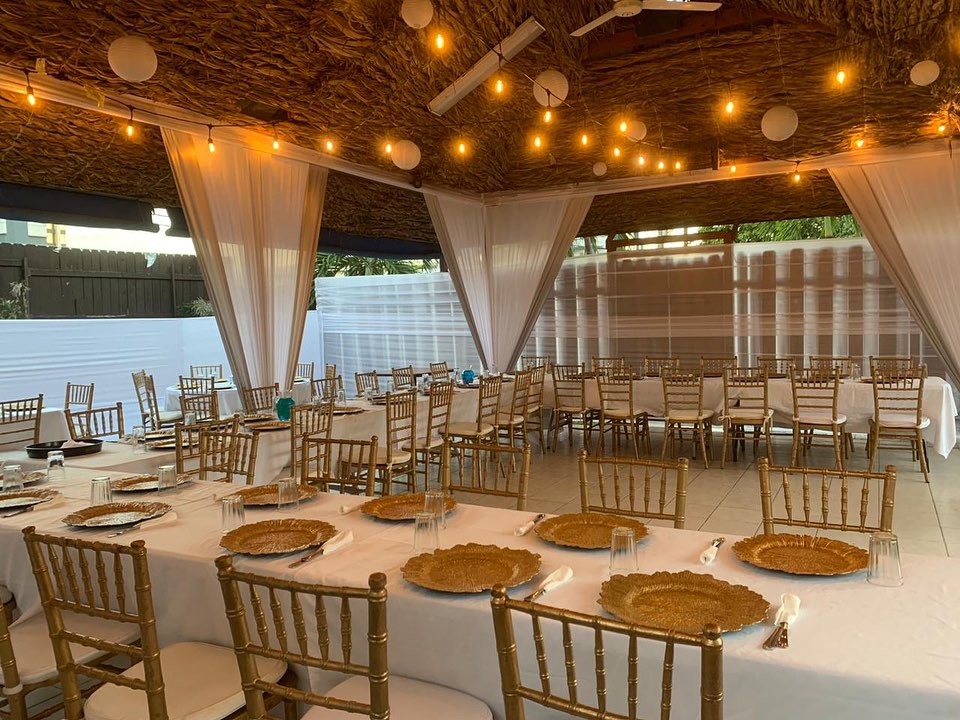 Footprints Cafe - Gazebo event space